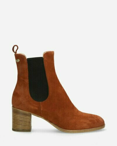 Heeled ankle boot suede brick brown